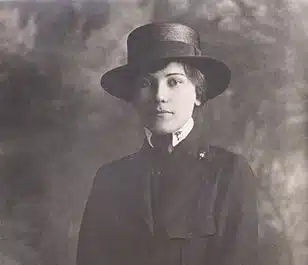 an image of an army nurse in WWI, a protagonist in author Dee Andrews' historical novel The Fevered World